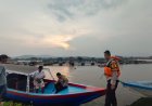 Kapolsek Mande melakukan pengecekan Tempat Kejadian Perkara (TKP) orang tenggelam di Danau Cirata, Kabupaten Cianjur.