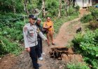 Polsek Campaka Cek TKP Bencana Tanah Longsor Dan Bangunan Rumah Terseret Arus Sungai