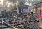 Polsek Cibeber Laksanakan Cek TKP Kebakaran Rumah Di Desa Cibaregbeg