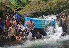 Kapolsek Pagelaran Bersama Forkopimcam Laksanakan Penaburan Benih Ikan Dan Penanaman Pohon Di Curug Cijampang