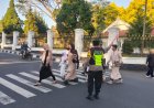 Bhabinkamtibmas Polsek Pacet Polres Cianjur Laksanakan Pengamanan Sholat Idul Adha Di Lapangan Istana Kepresidenan Cipanas