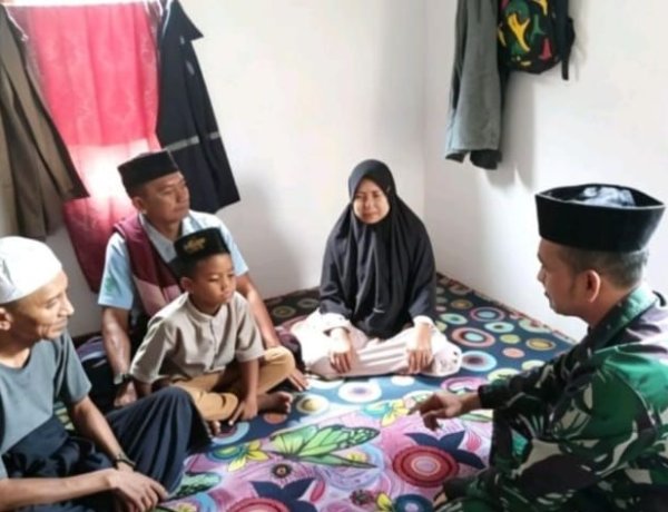 Eratkan Kebersamaan di Hari Raya, Babinsa Desa Sukarama Gelar Silaturahmi Bersama Tokoh Agama